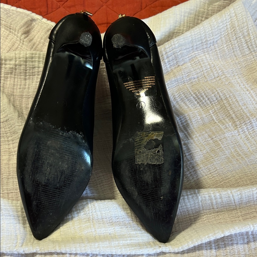 Womans Black Pointed Faux Leather Ankle Booties Size 7 - Picture 3 of 5